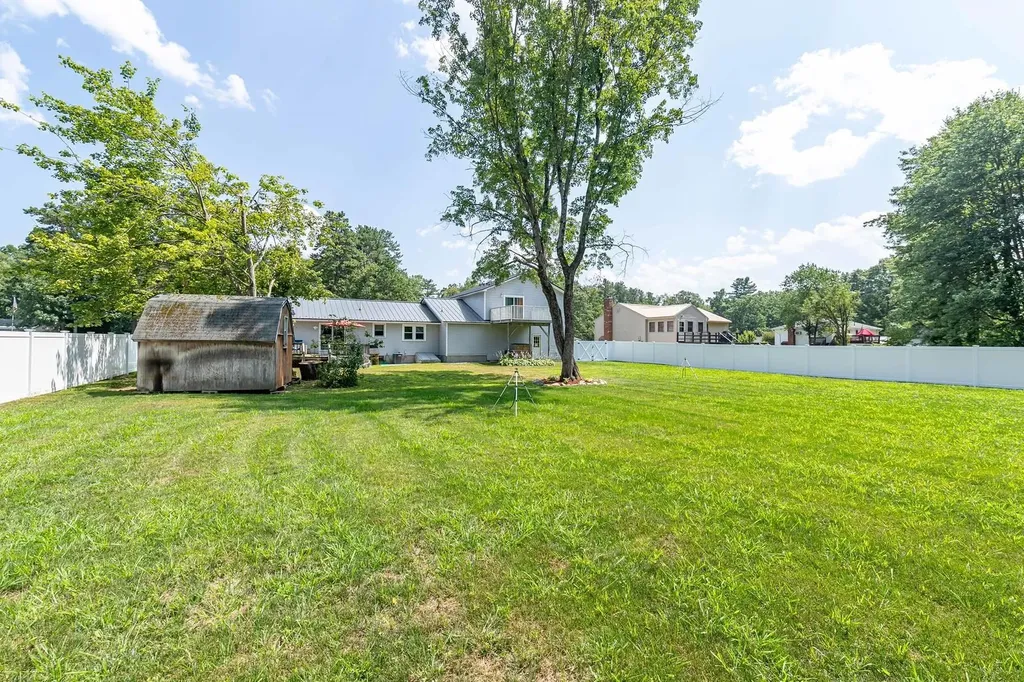 11 Broken Ground Drive Concord NH 03301