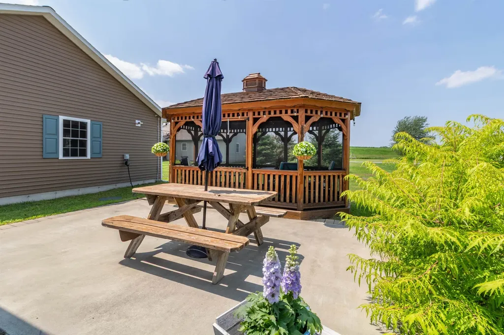 120 Dashner Circle Derby VT 05830