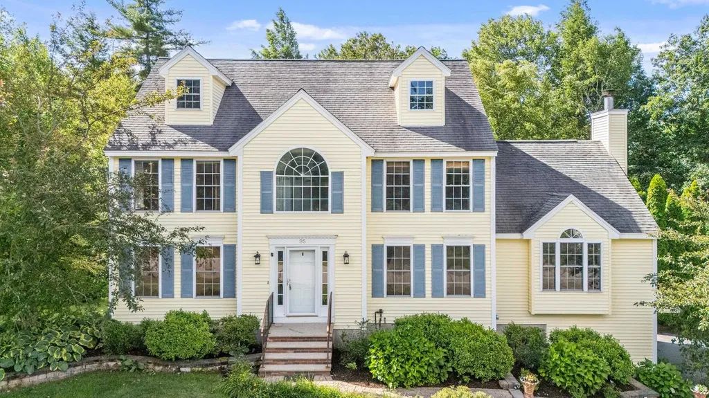 95 Lady Slipper Lane Chester NH 03036