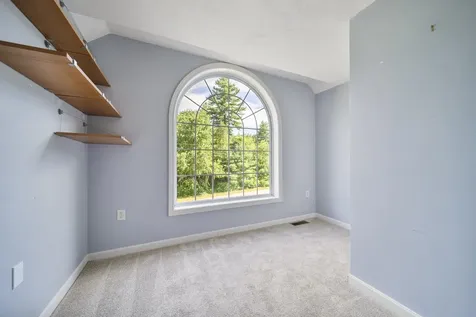 95 Lady Slipper Lane Chester NH 03036