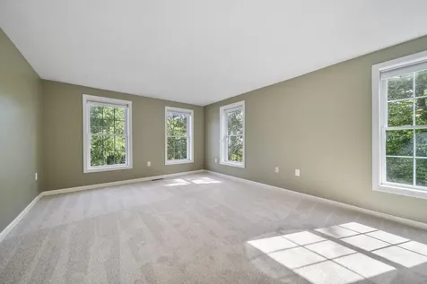 95 Lady Slipper Lane Chester NH 03036