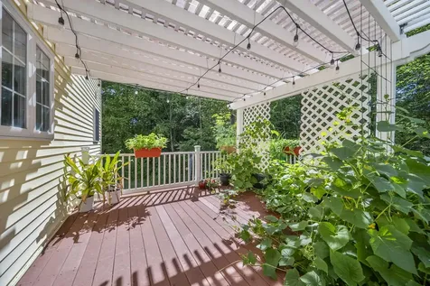 95 Lady Slipper Lane Chester NH 03036