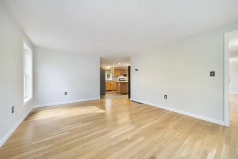95 Lady Slipper Lane Chester NH 03036