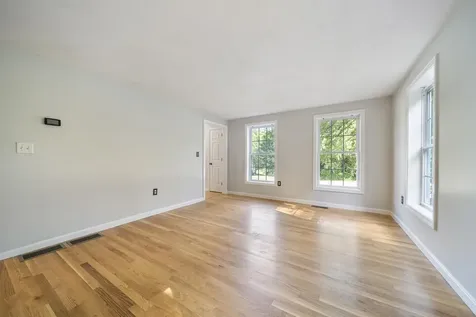 95 Lady Slipper Lane Chester NH 03036