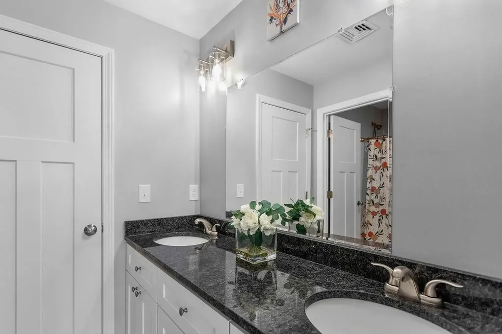 6 Sable Way Manchester NH 03102