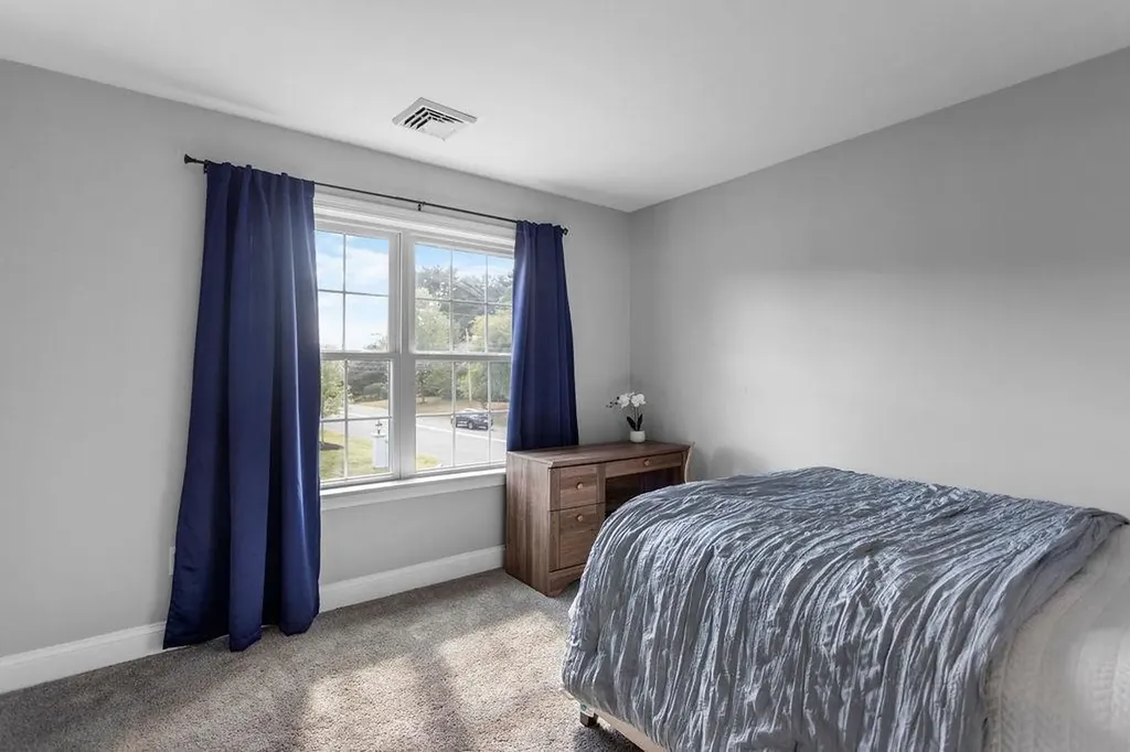 6 Sable Way Manchester NH 03102