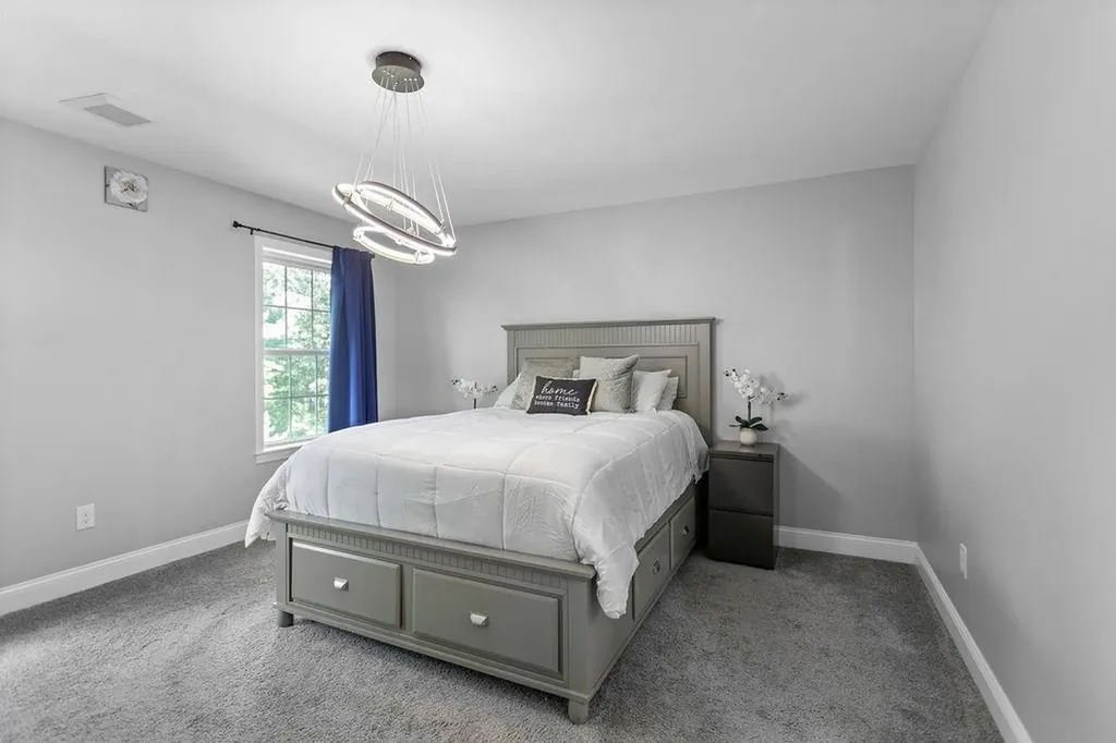 6 Sable Way Manchester NH 03102