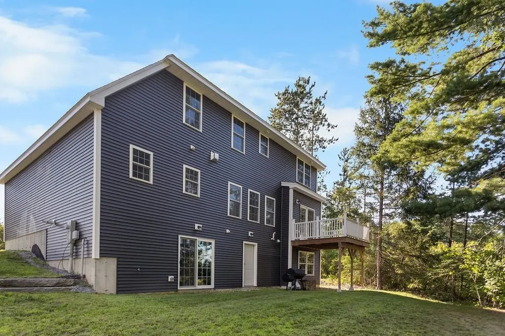 6 Sable Way Manchester NH 03102