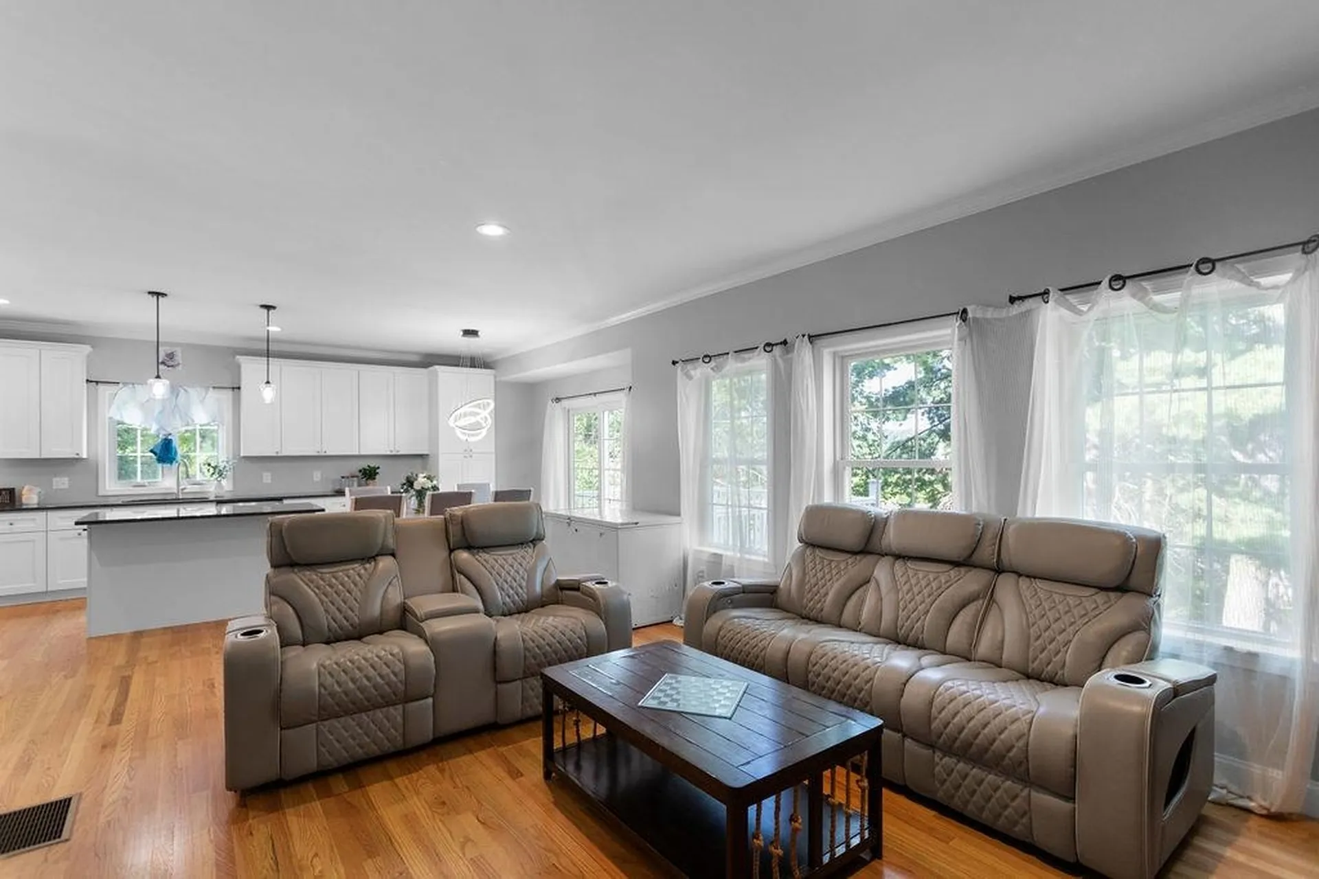 6 Sable Way Manchester NH 03102