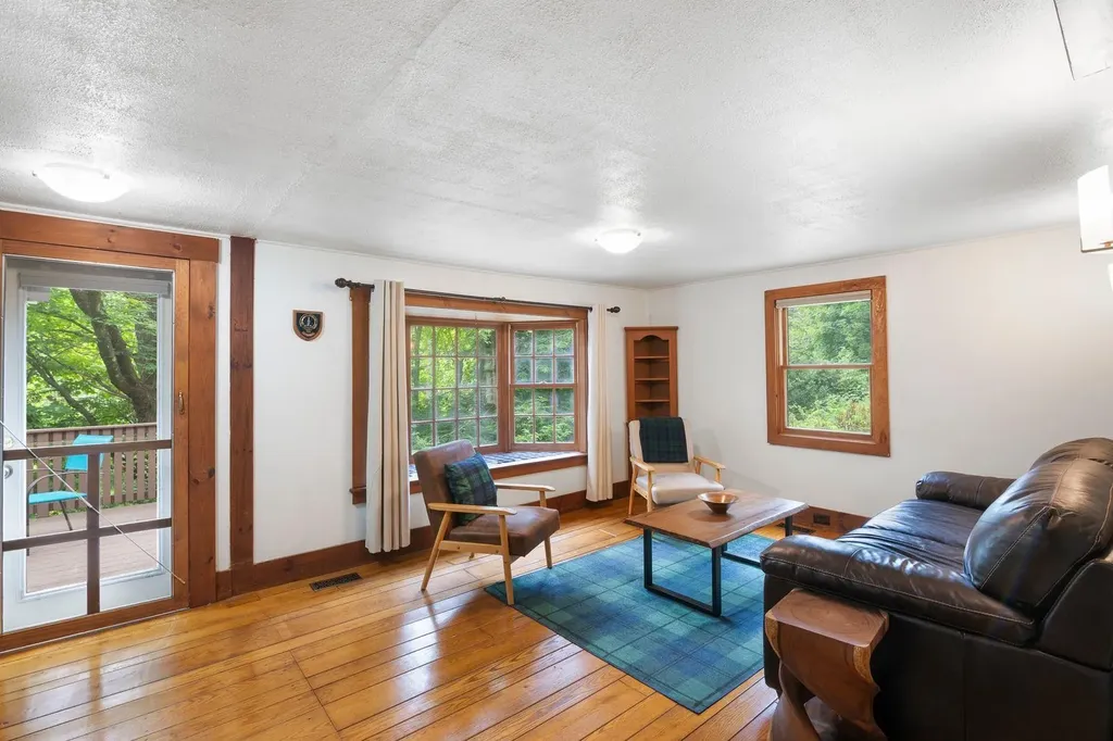17 Tinker Hill Road Guilford VT 05301