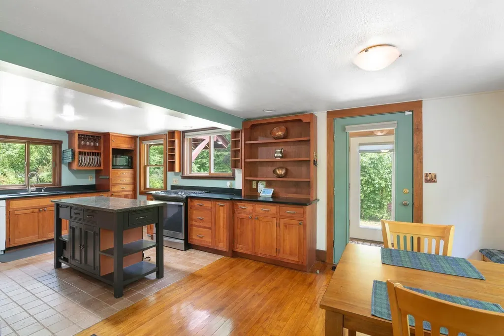 17 Tinker Hill Road Guilford VT 05301
