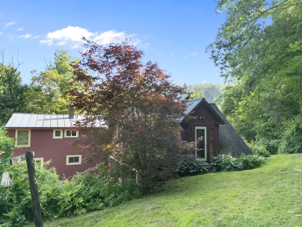 17 Tinker Hill Road Guilford VT 05301