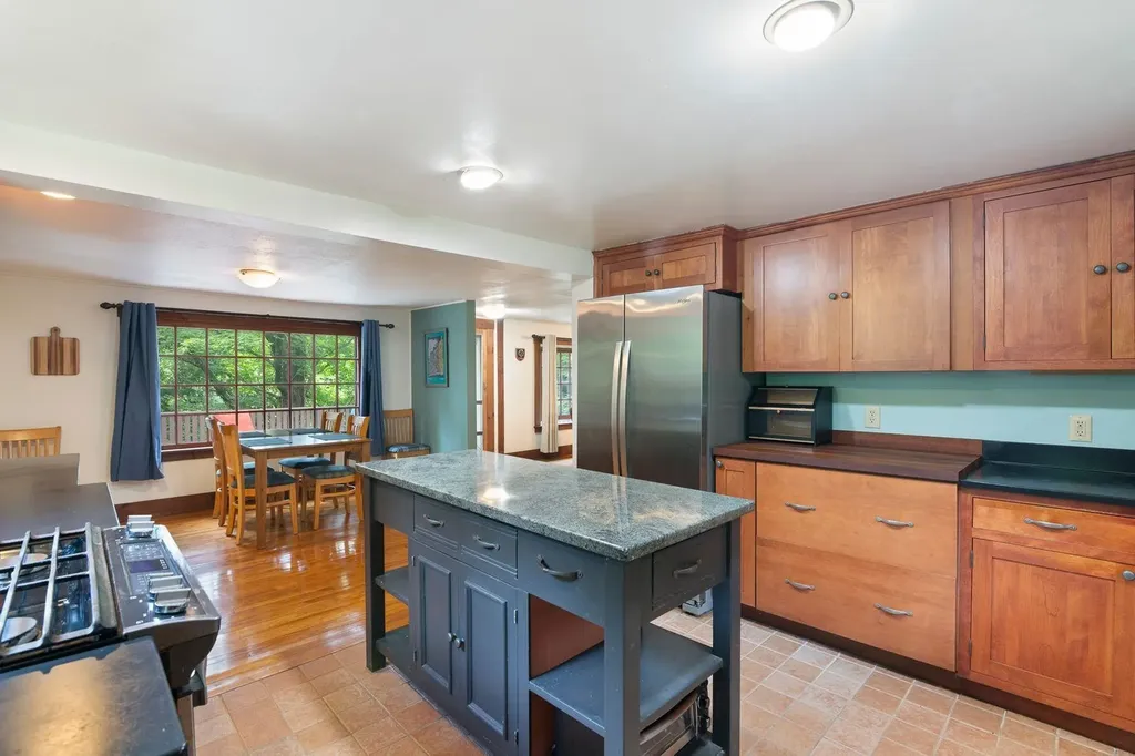 17 Tinker Hill Road Guilford VT 05301