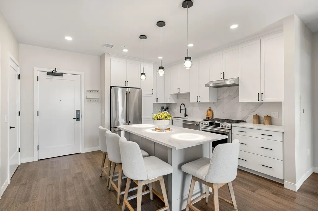 18 Artisan Drive Salem NH 03079