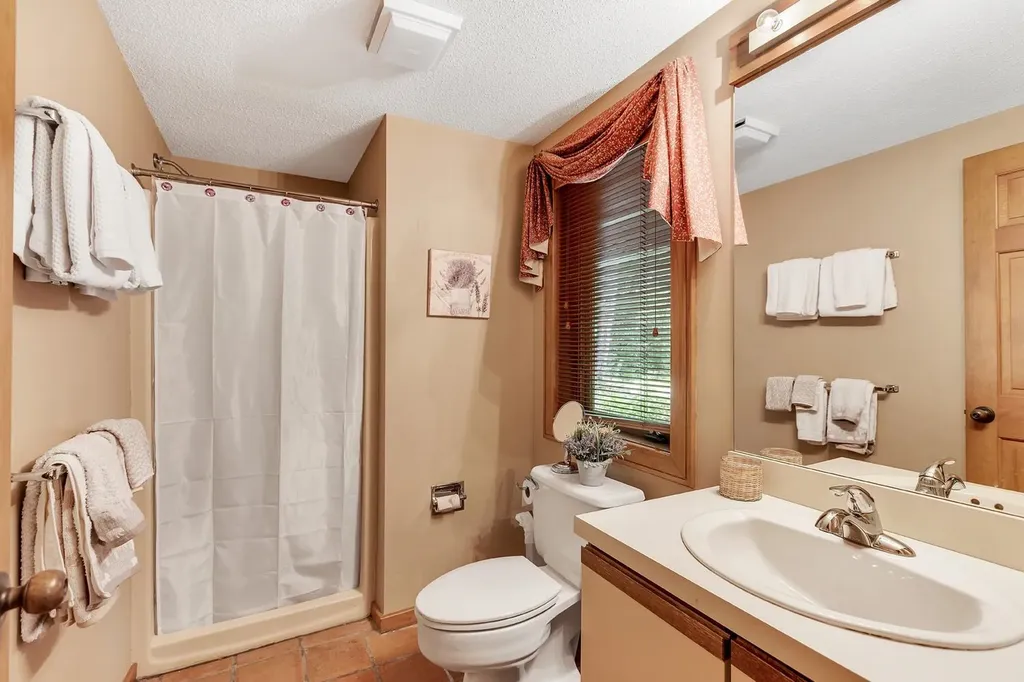 71 Lakeview Road Plymouth VT 05056-7905