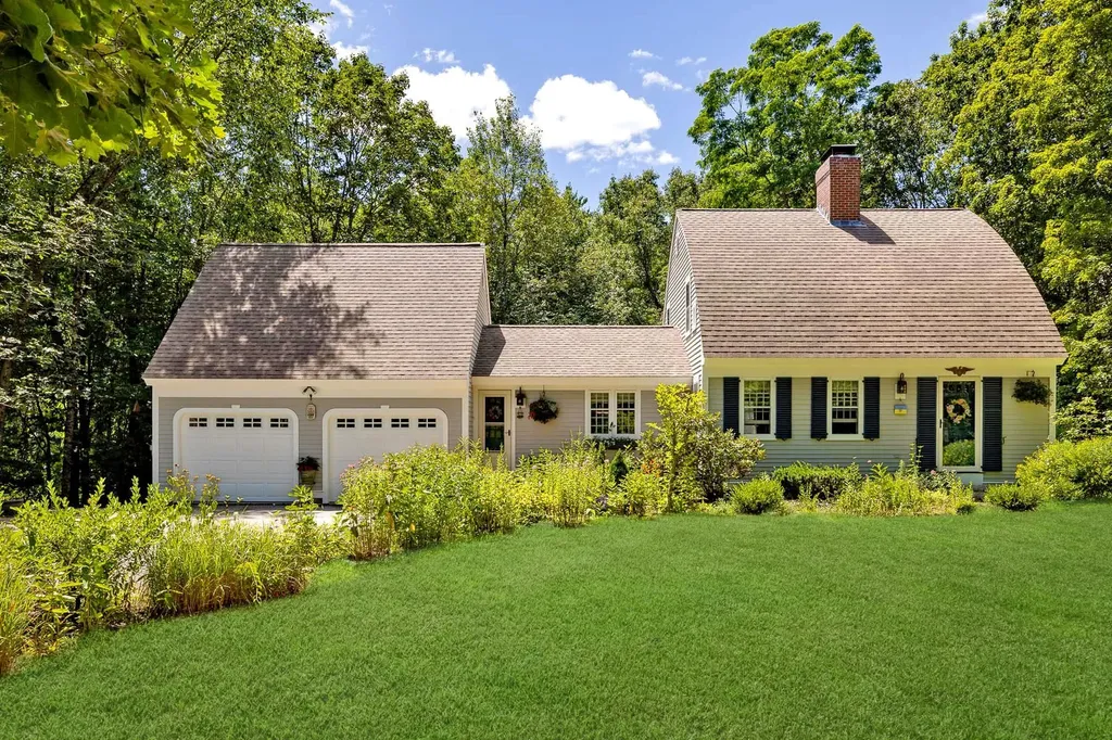 153 Ash Swamp Road Newmarket NH 03857