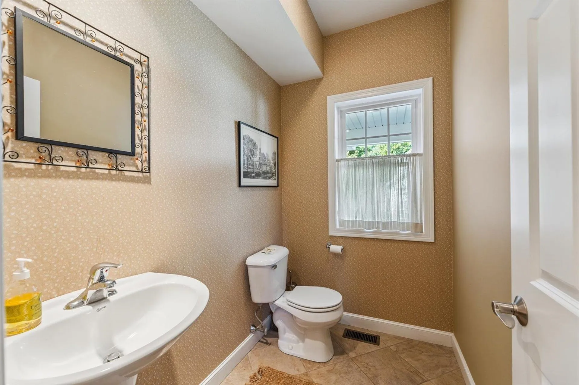 18 Eastridge Drive Peterborough NH 03458