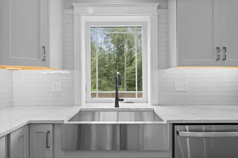 29 Scruton Pond Road Barrington NH 03825