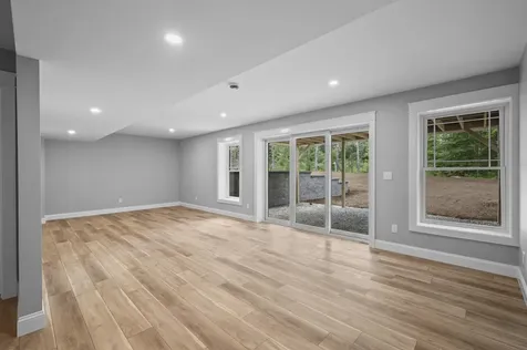 29 Scruton Pond Road Barrington NH 03825