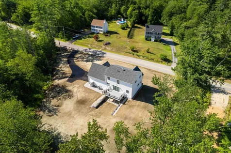 29 Scruton Pond Road Barrington NH 03825