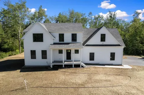 29 Scruton Pond Road Barrington NH 03825