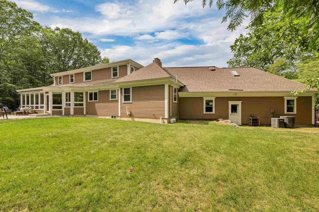 5 Longview Drive Bow NH 03304