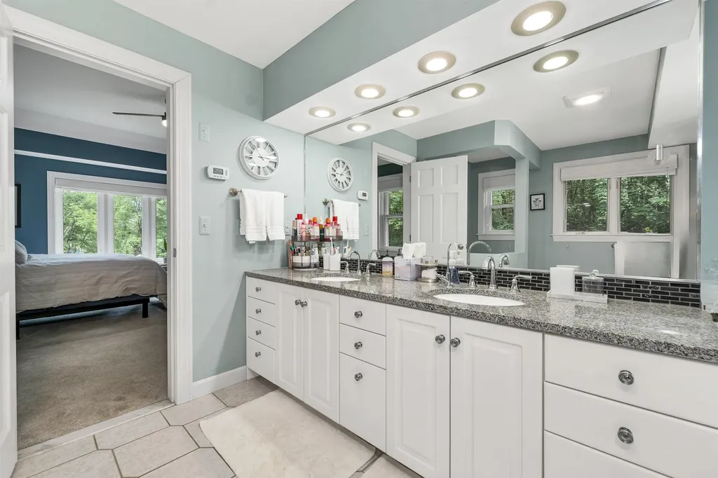 5 Longview Drive Bow NH 03304