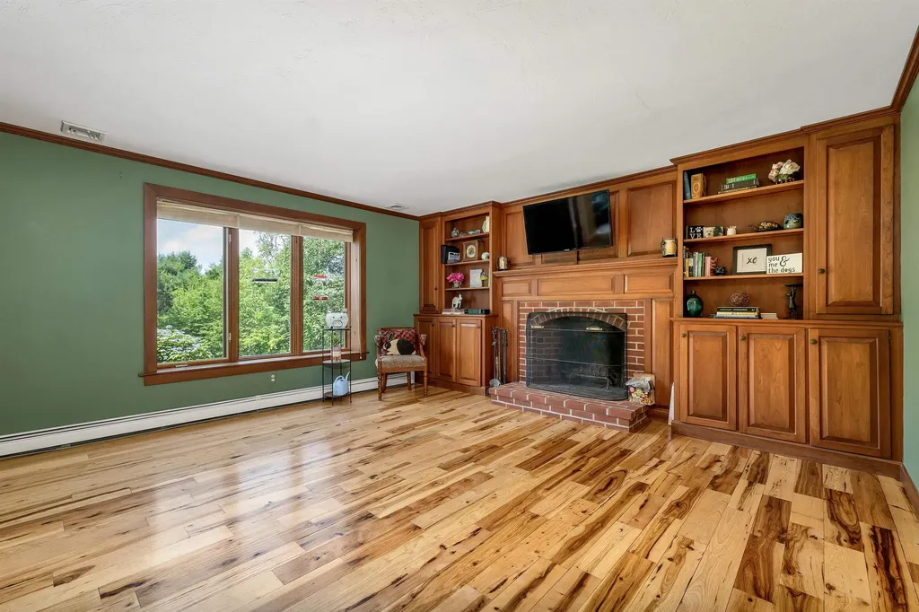 5 Longview Drive Bow NH 03304