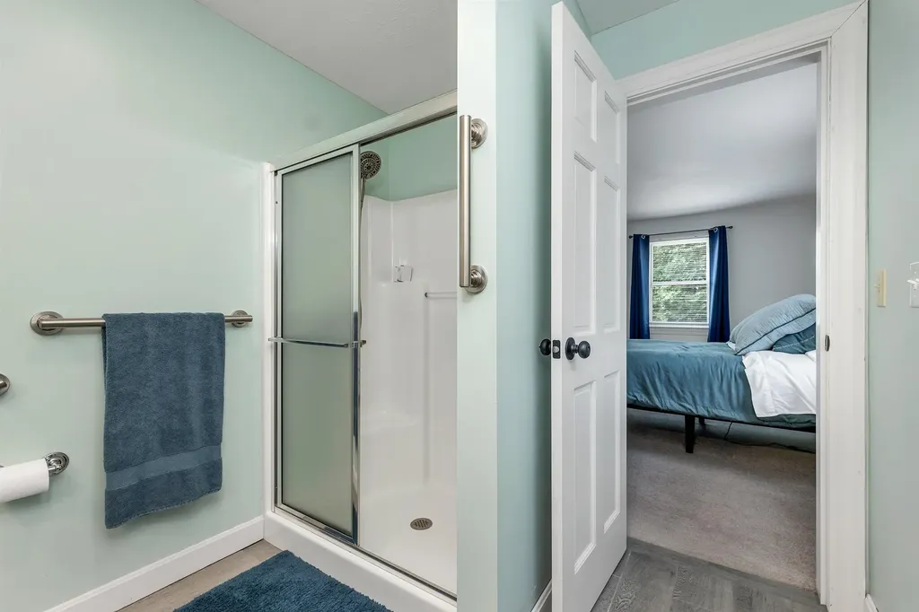 5 Longview Drive Bow NH 03304