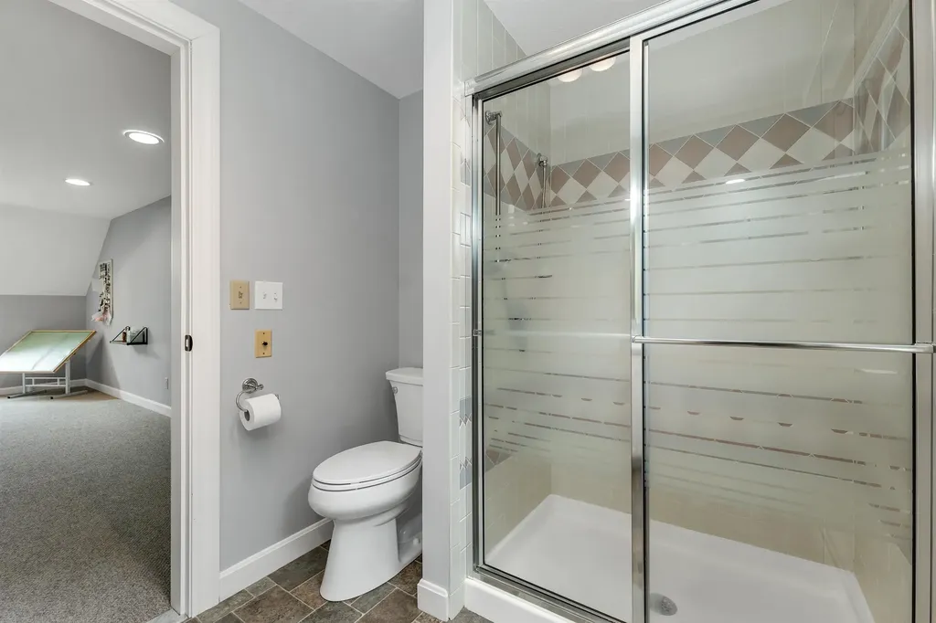 5 Longview Drive Bow NH 03304