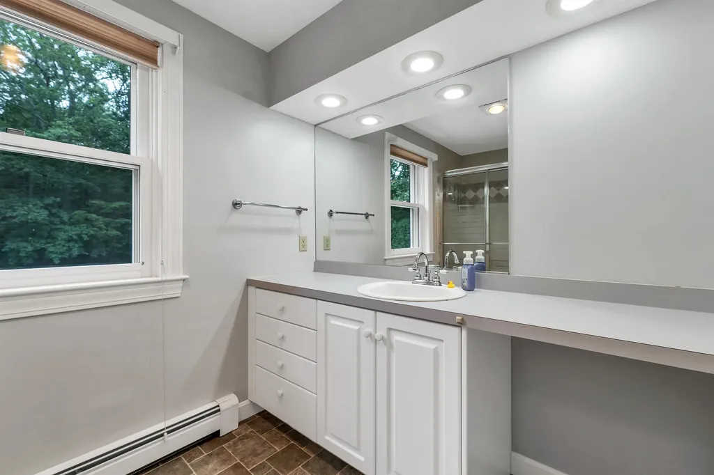 5 Longview Drive Bow NH 03304