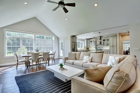 16 Newington Road Greenland NH 03840