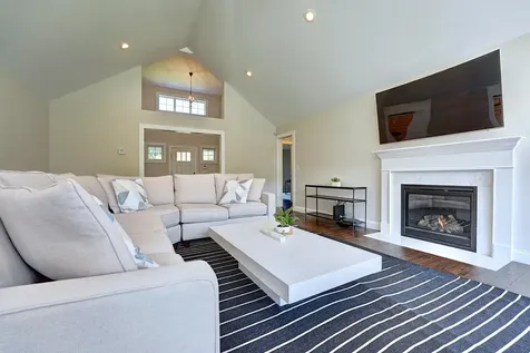 16 Newington Road Greenland NH 03840