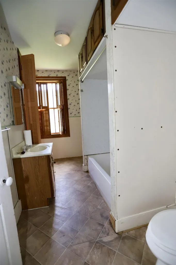 128 Main Street Coventry VT 05825