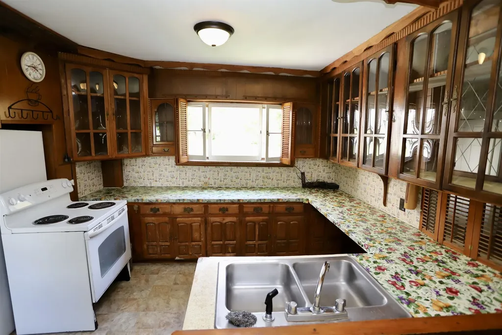 128 Main Street Coventry VT 05825