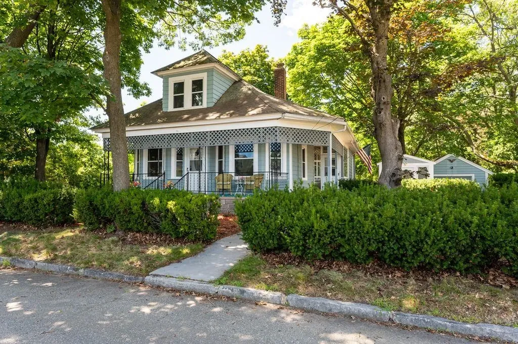 11 Devonshire Street Lawrence MA 01843