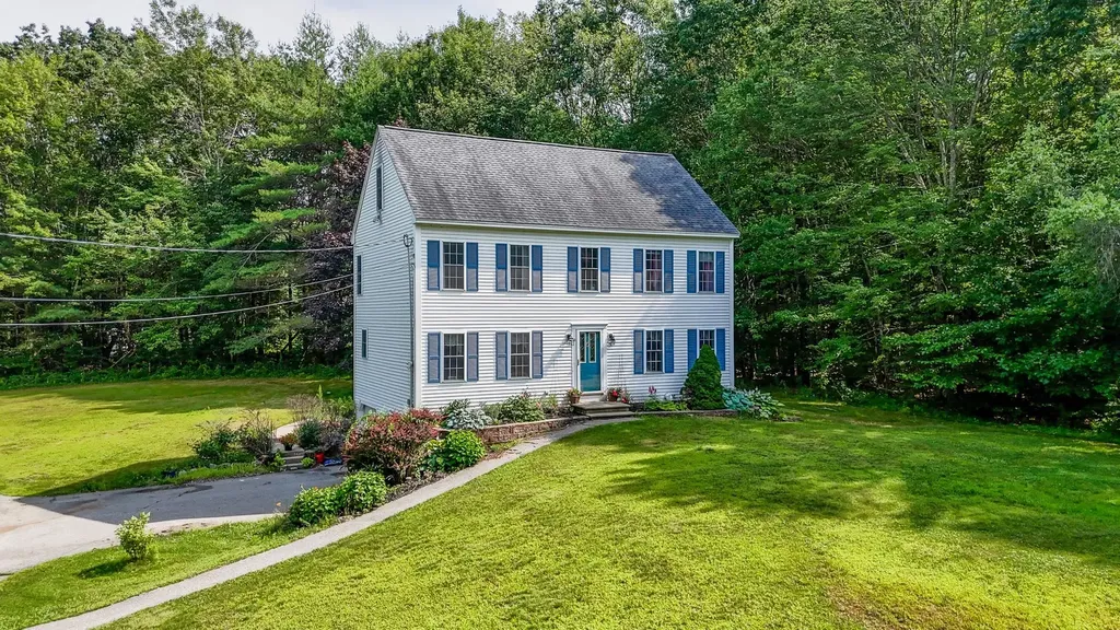 22 Victoria Farms Road Fremont NH 03044