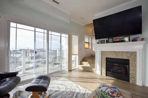 33 Ocean Boulevard Hampton NH 03842-3040