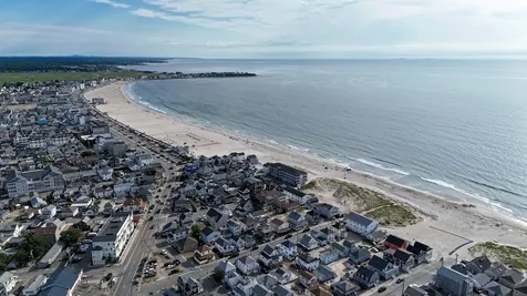 33 Ocean Boulevard Hampton NH 03842-3040