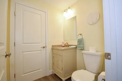33 Ocean Boulevard Hampton NH 03842-3040