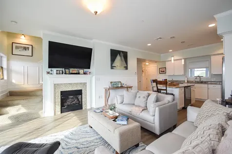 33 Ocean Boulevard Hampton NH 03842-3040