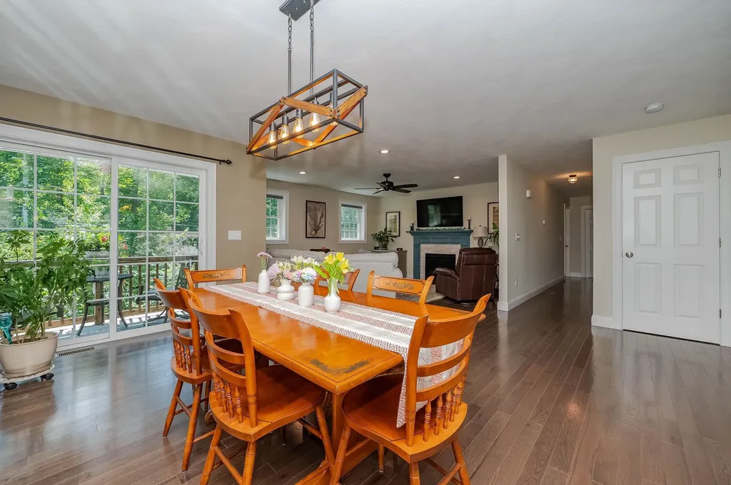 17 Cypress Circle Exeter NH 03833