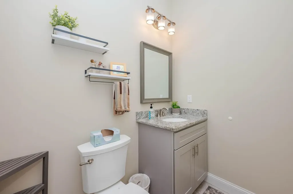 17 Cypress Circle Exeter NH 03833