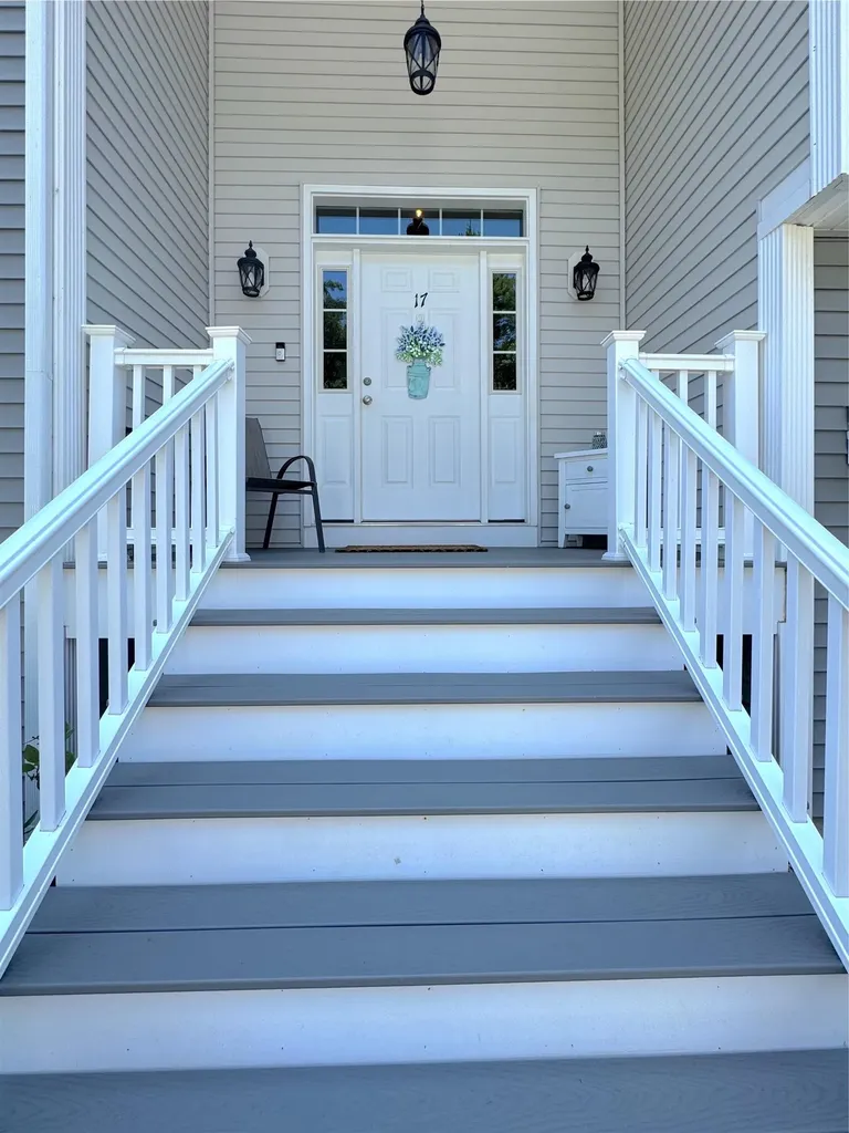 17 Cypress Circle Exeter NH 03833