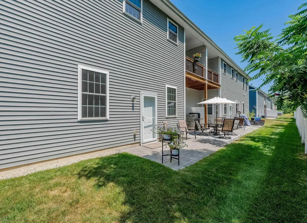 17 Cypress Circle Exeter NH 03833