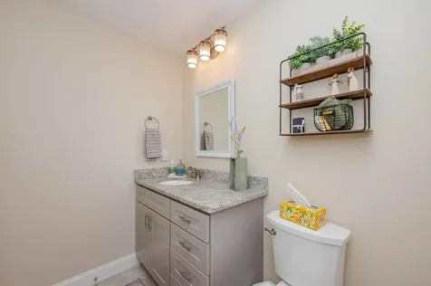 17 Cypress Circle Exeter NH 03833