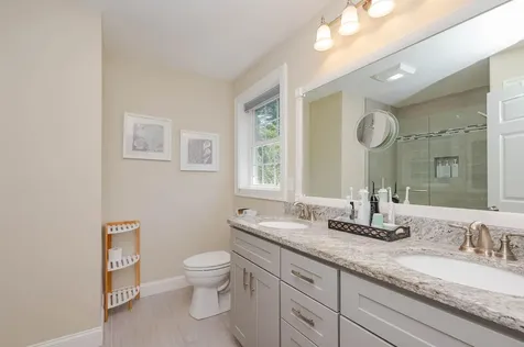 17 Cypress Circle Exeter NH 03833