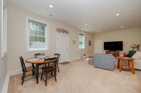 17 Cypress Circle Exeter NH 03833