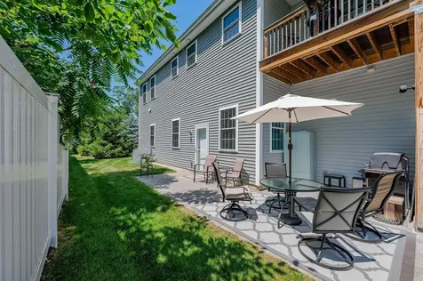 17 Cypress Circle Exeter NH 03833