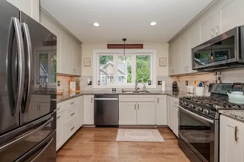 17 Cypress Circle Exeter NH 03833